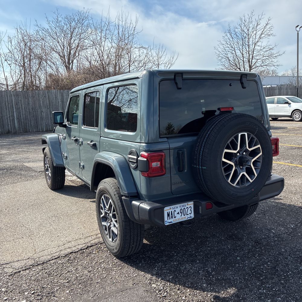 2026 Jeep Wrangler 4-Door Sahara 4x4