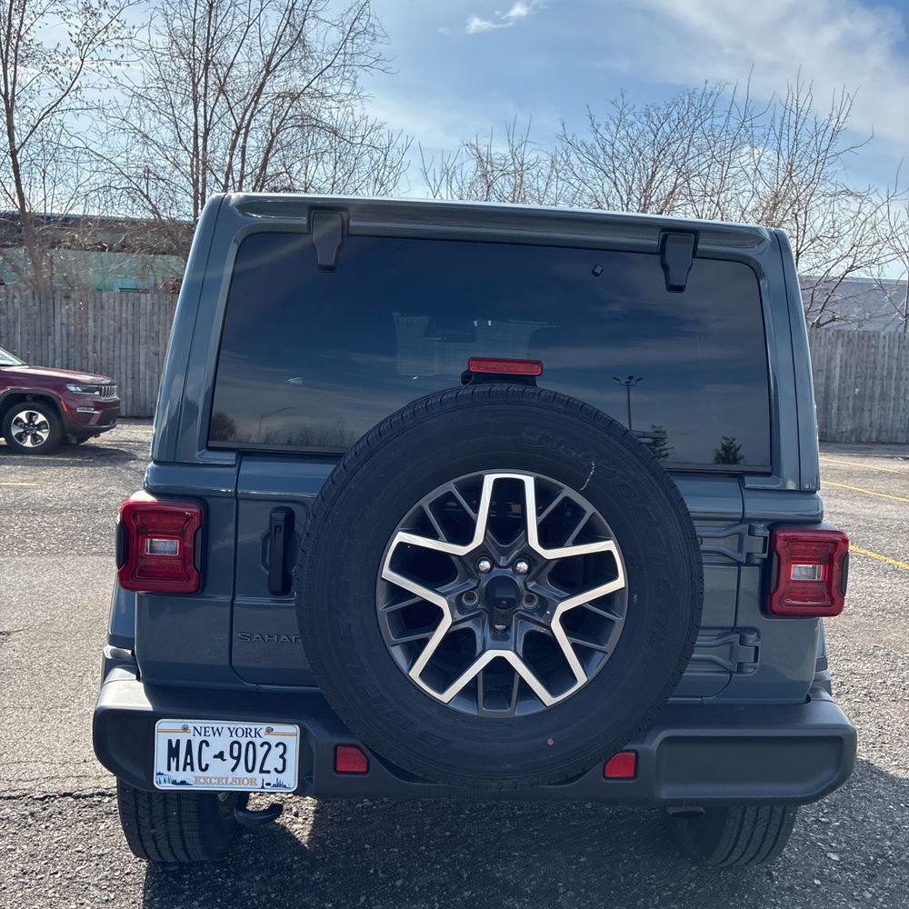 2026 Jeep Wrangler 4-Door Sahara 4x4