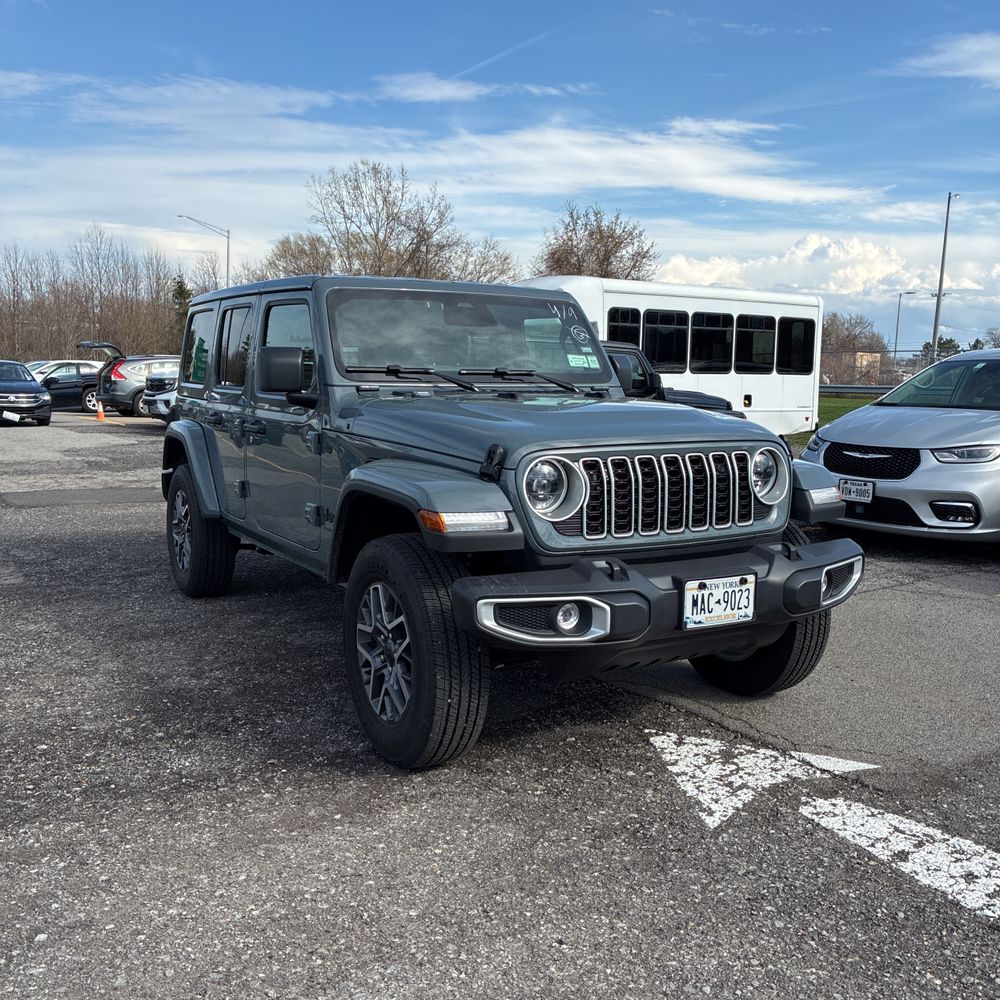 2026 Jeep Wrangler 4-Door Sahara 4x4