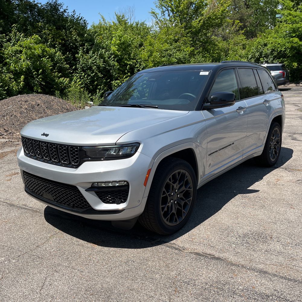 2025 Jeep Grand Cherokee Summit 4x4