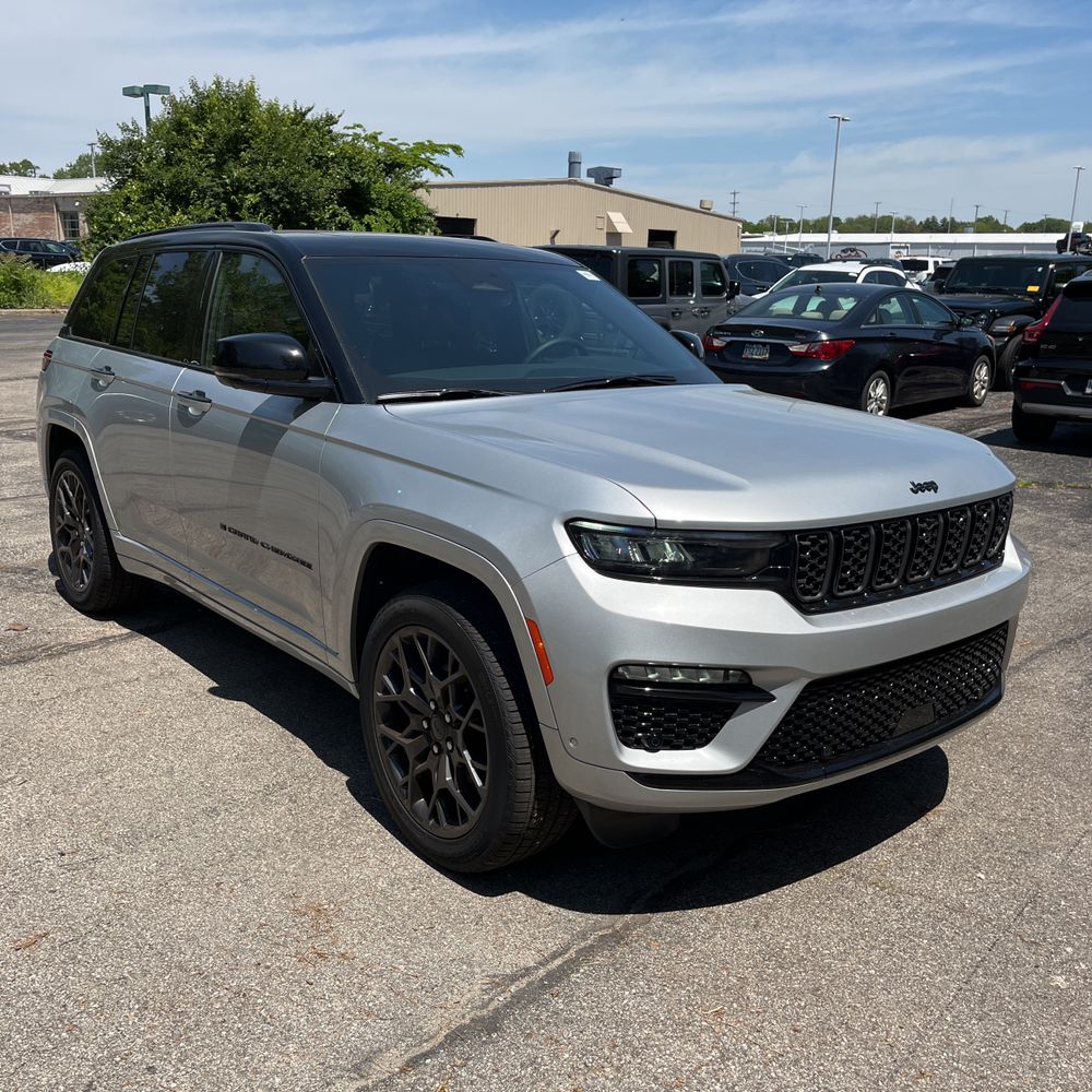 2025 Jeep Grand Cherokee Summit 4x4