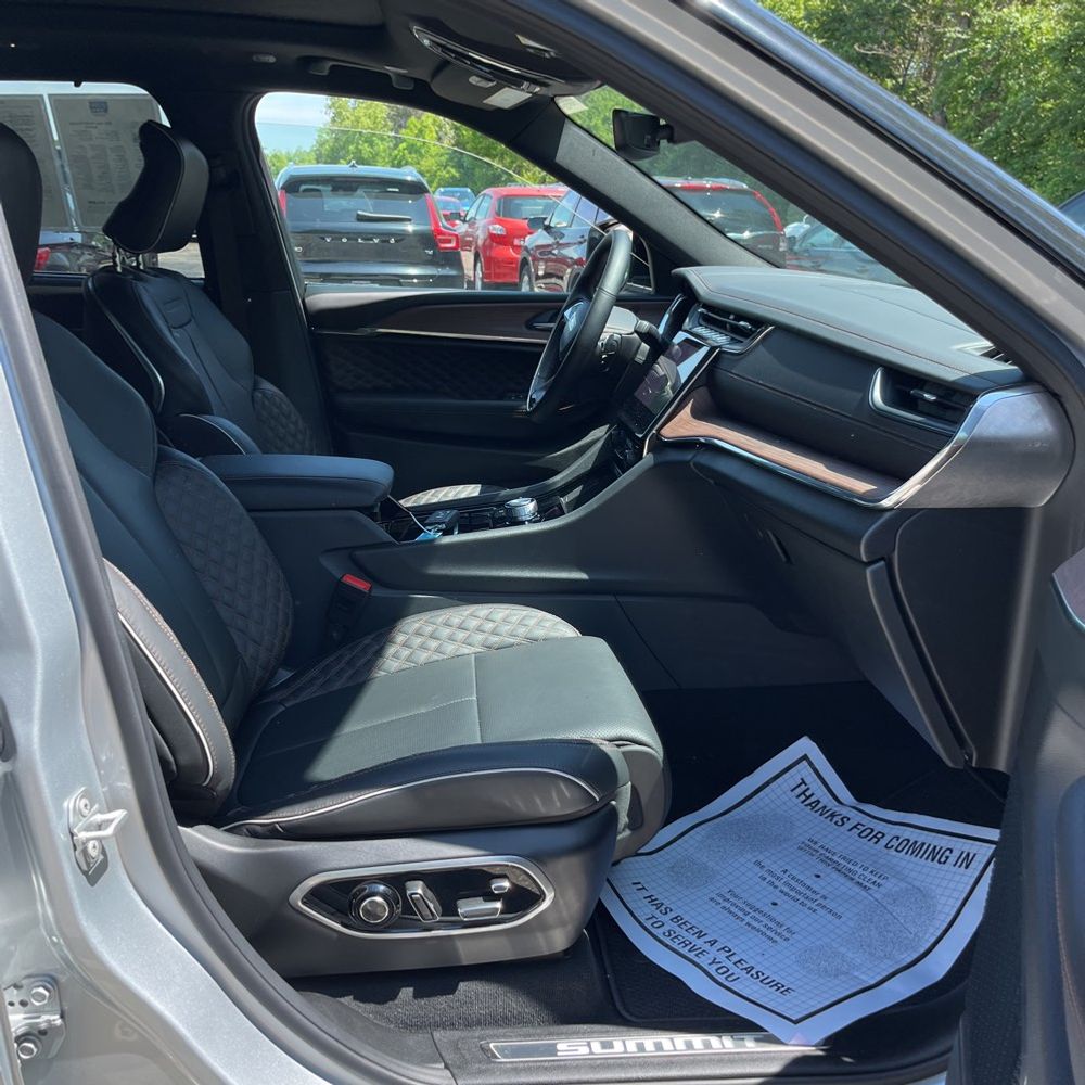 2025 Jeep Grand Cherokee Summit 4x4