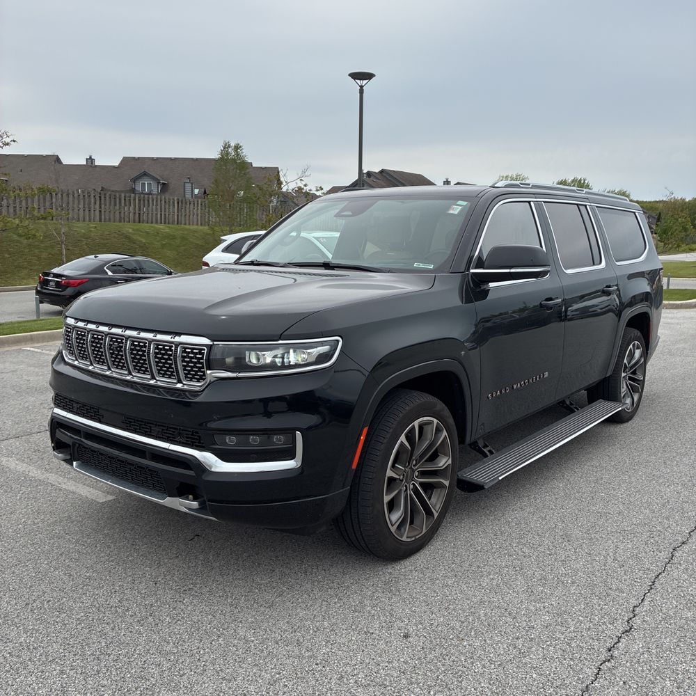 2023 Jeep Grand Wagoneer Series III 4D SUV 4WD