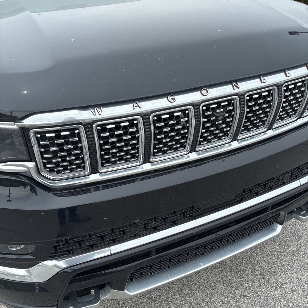 2023 Jeep Grand Wagoneer Series III 4D SUV 4WD
