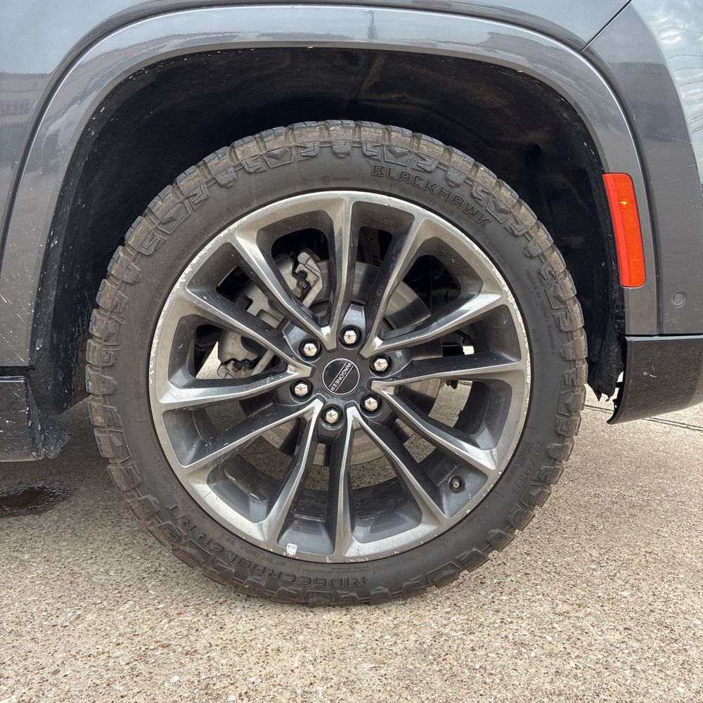 2024 Jeep Grand Wagoneer L Series III Obsidian