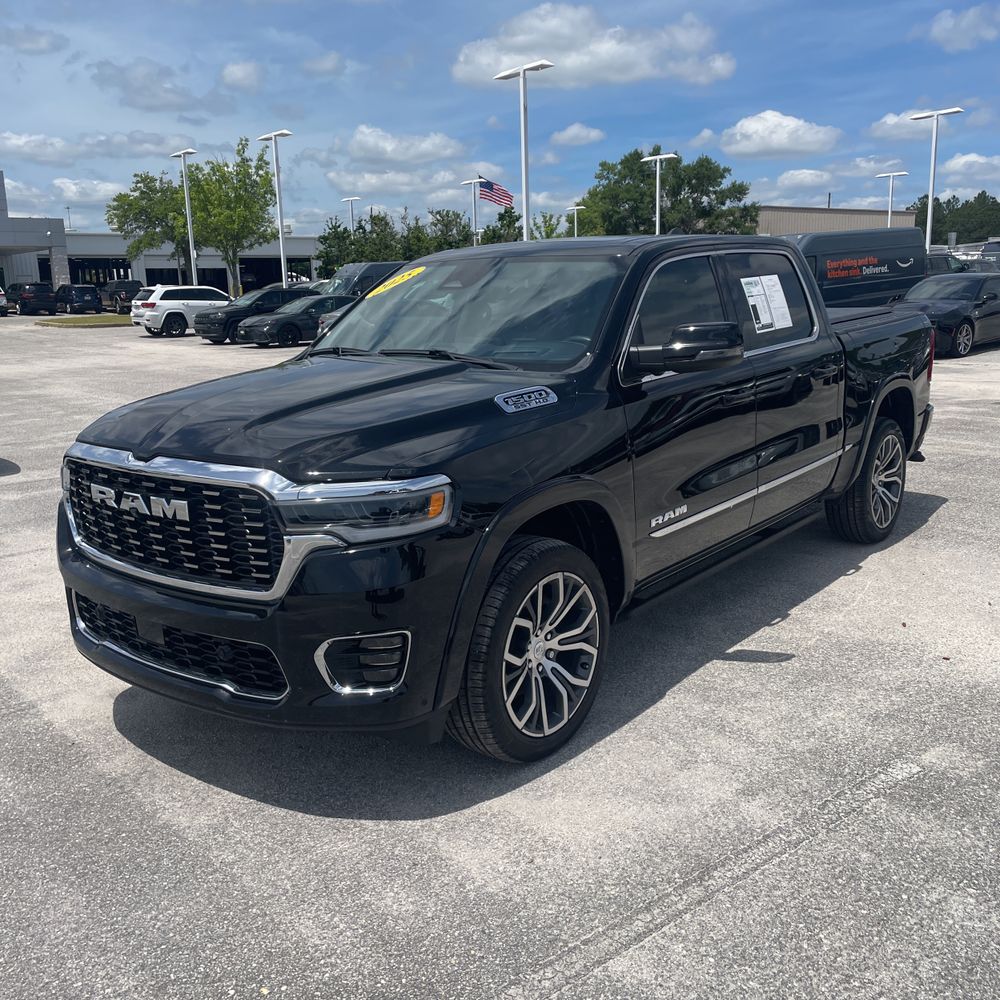 2025 Ram 1500 Tungsten Crew Cab 4x4 5'7" Box