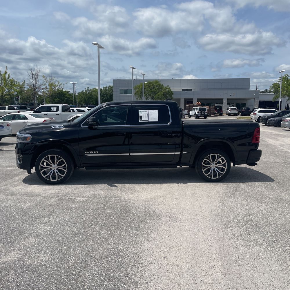 2025 Ram 1500 Tungsten Crew Cab 4x4 5'7" Box