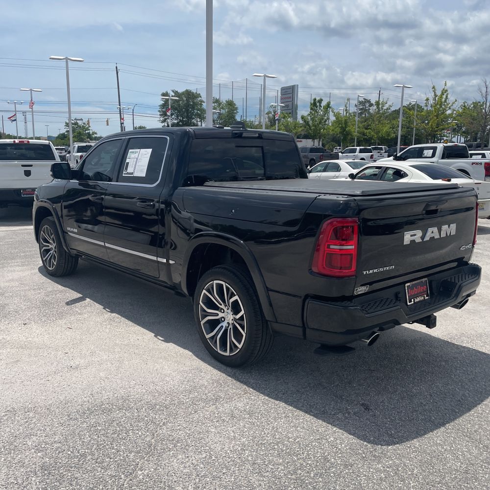2025 Ram 1500 Tungsten Crew Cab 4x4 5'7" Box