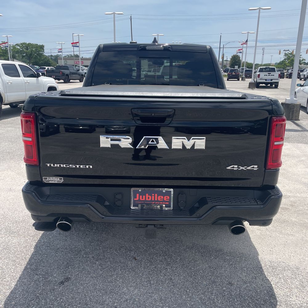 2025 Ram 1500 Tungsten Crew Cab 4x4 5'7" Box