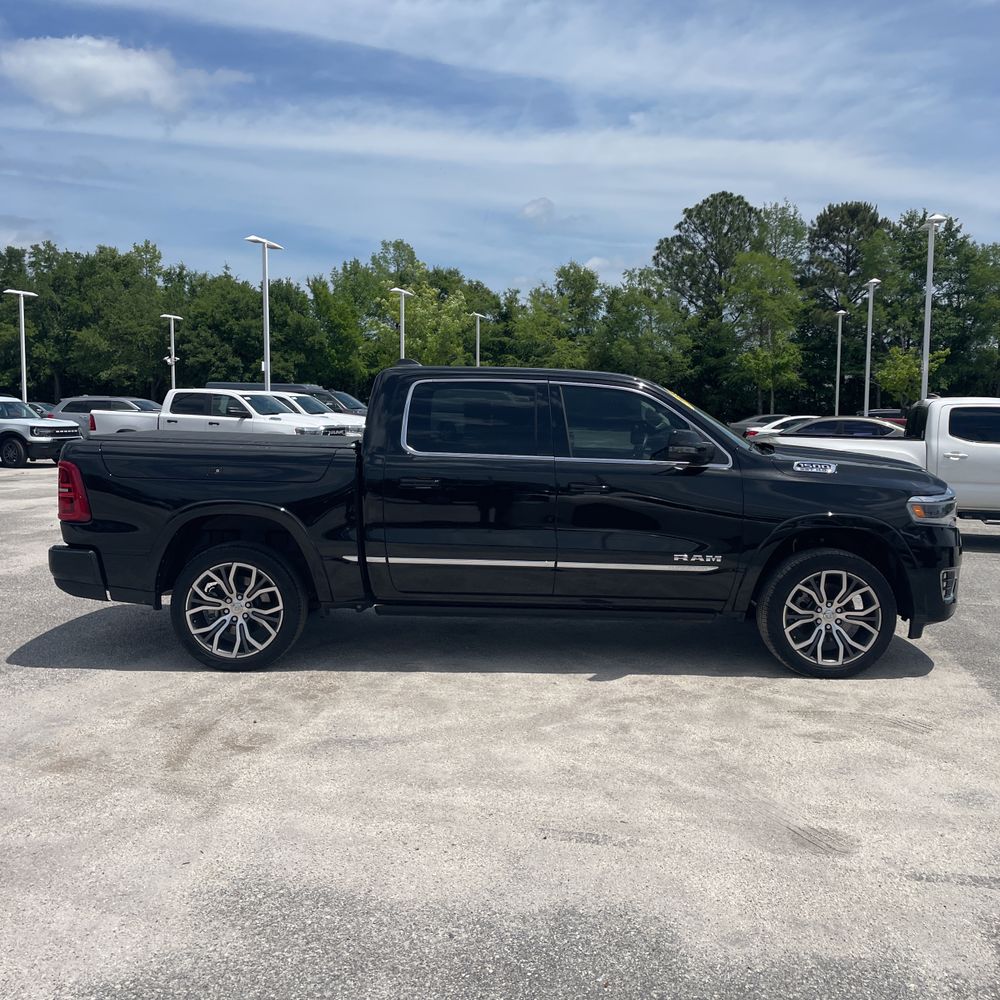 2025 Ram 1500 Tungsten Crew Cab 4x4 5'7" Box