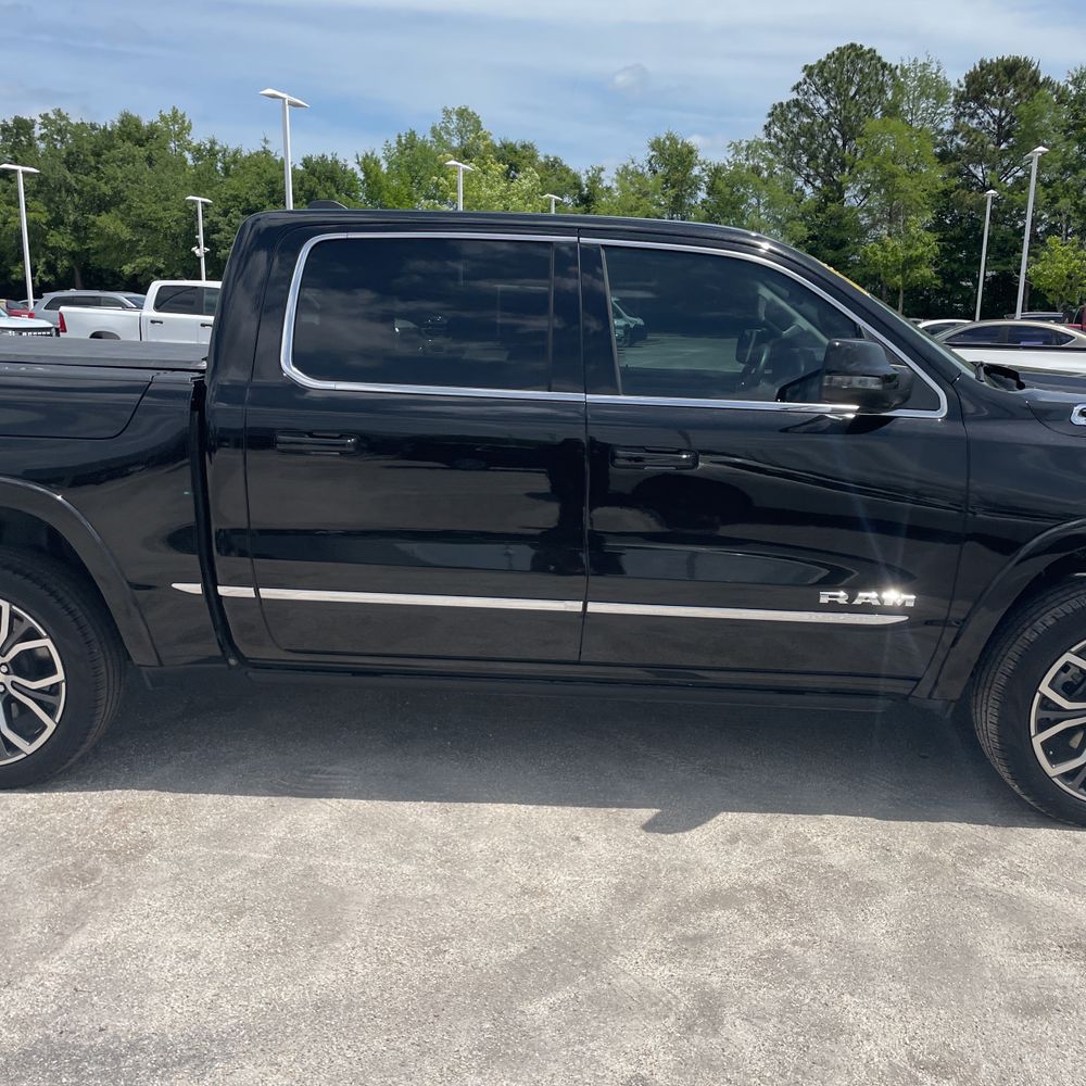 2025 Ram 1500 Tungsten Crew Cab 4x4 5'7" Box