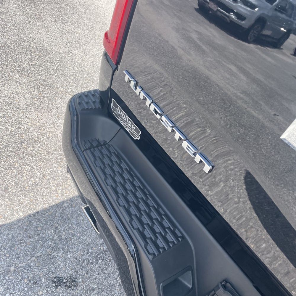 2025 Ram 1500 Tungsten Crew Cab 4x4 5'7" Box