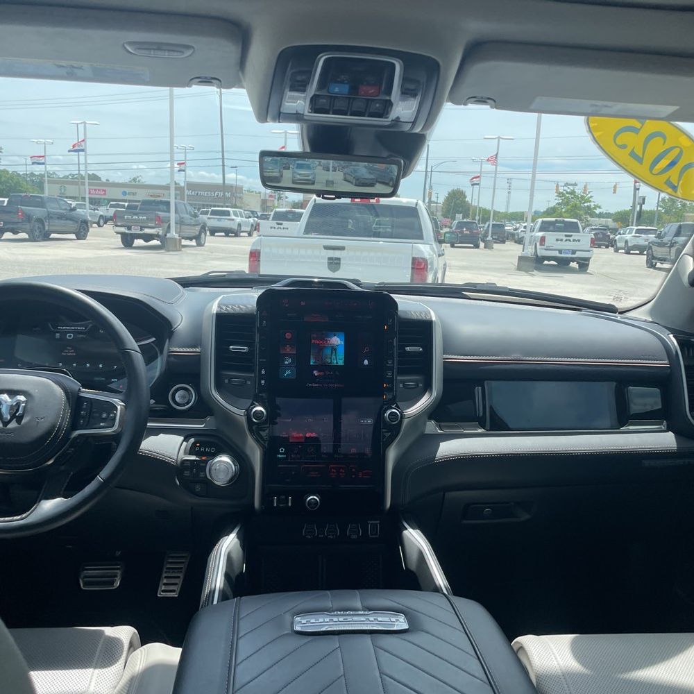 2025 Ram 1500 Tungsten Crew Cab 4x4 5'7" Box