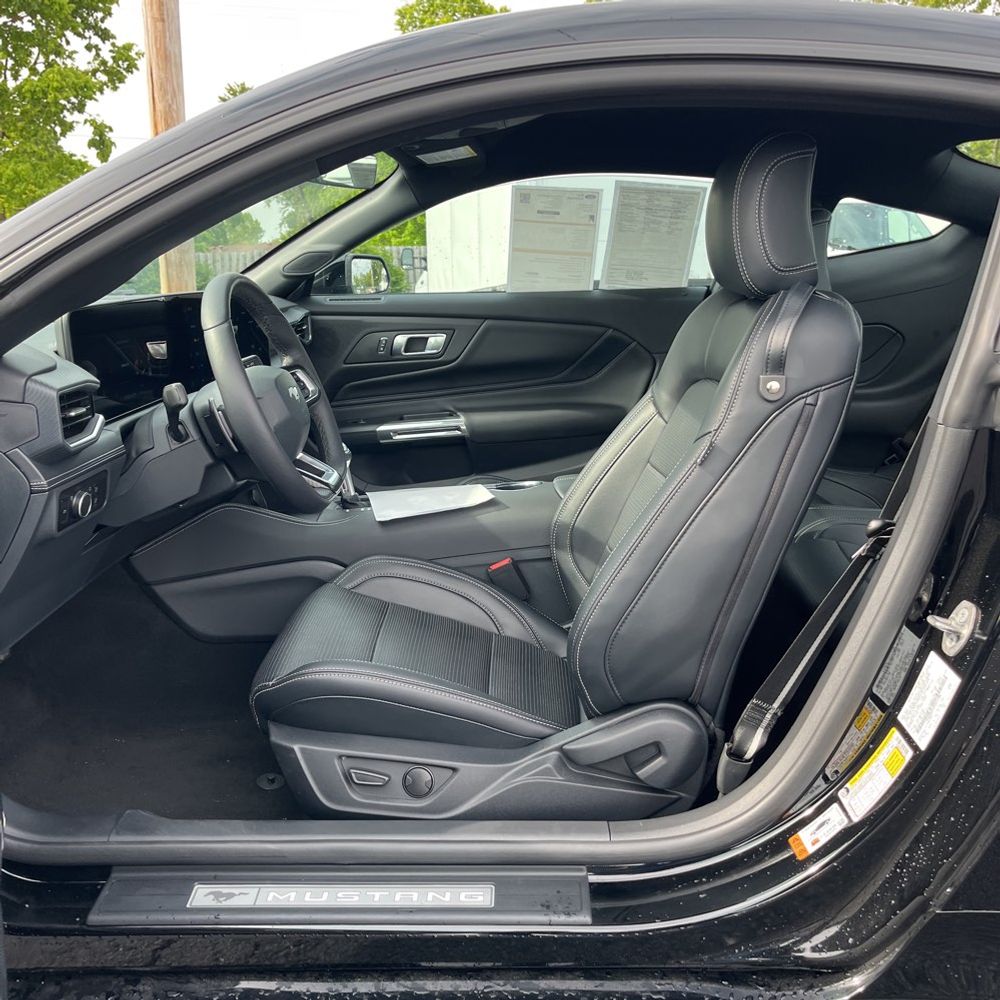 2025 Ford Mustang GT Premium