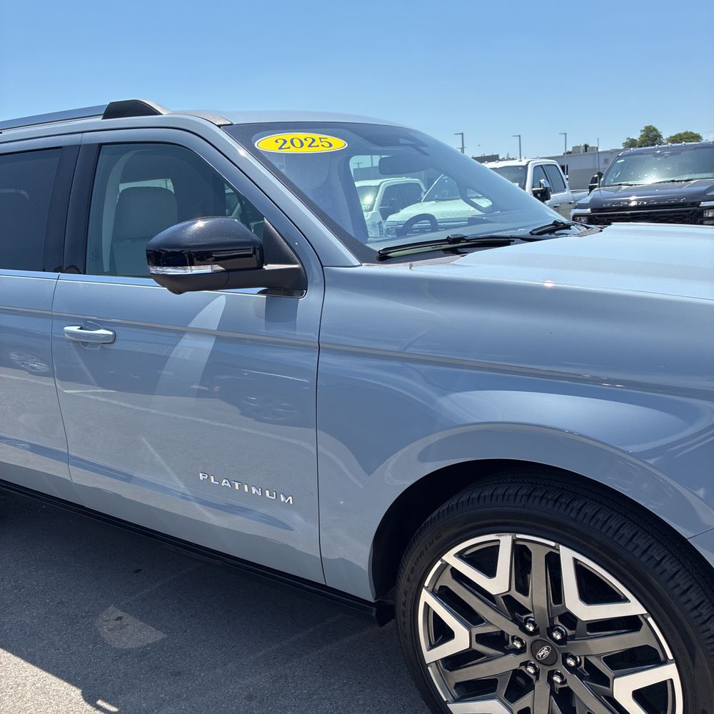 2025 Ford Expedition MAX Platinum