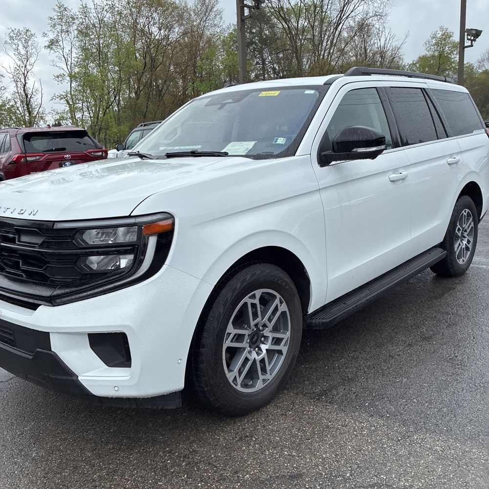 2025 Ford Expedition Active