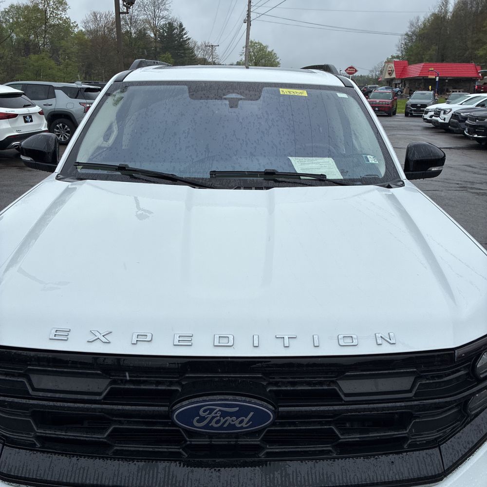2025 Ford Expedition Active