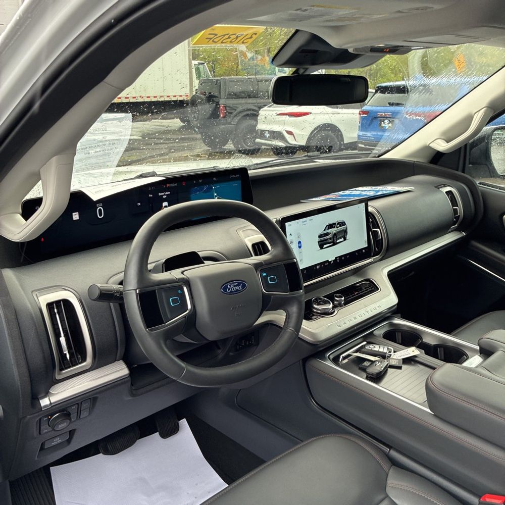 2025 Ford Expedition Active