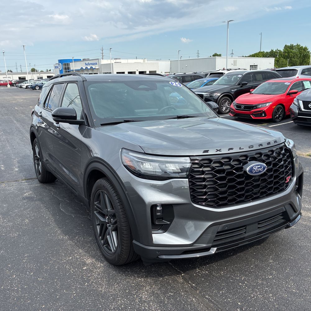 2025 Ford Explorer ST