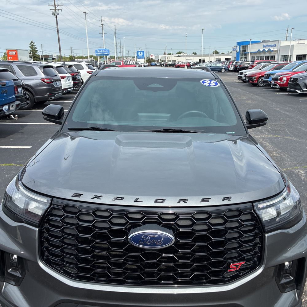 2025 Ford Explorer ST