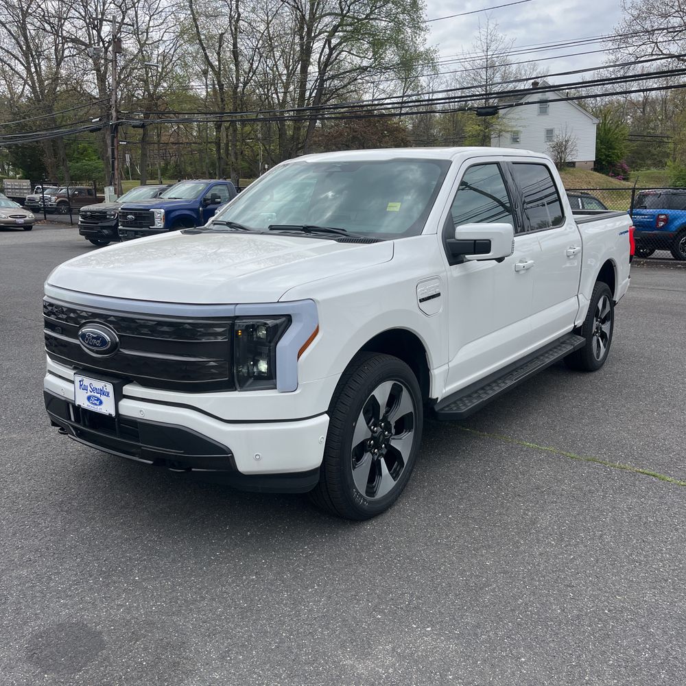 2023 Ford F-150 Lightning Platinum