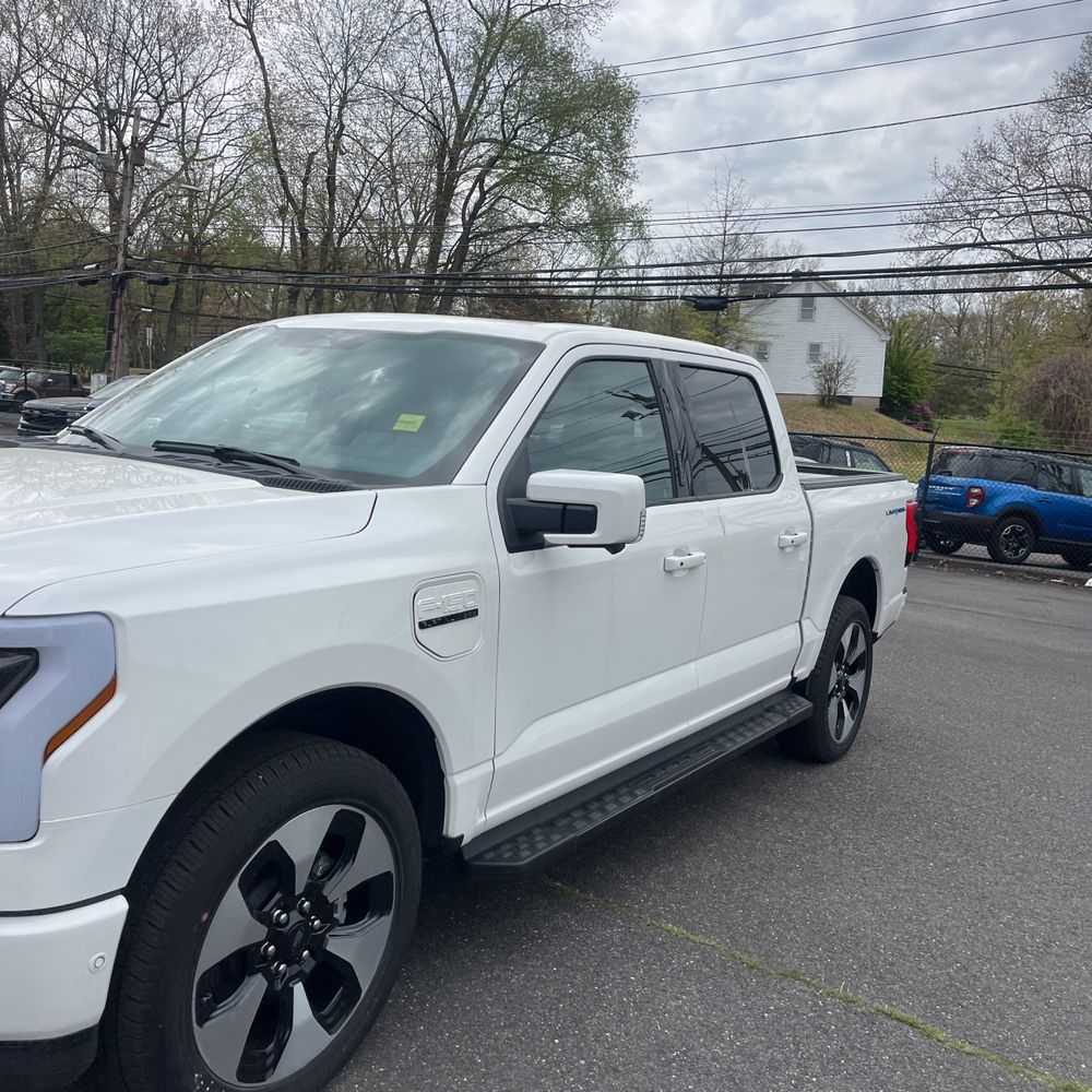 2023 Ford F-150 Lightning Platinum