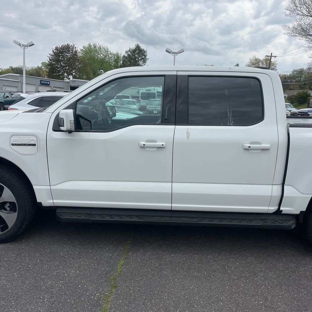 2023 Ford F-150 Lightning Platinum