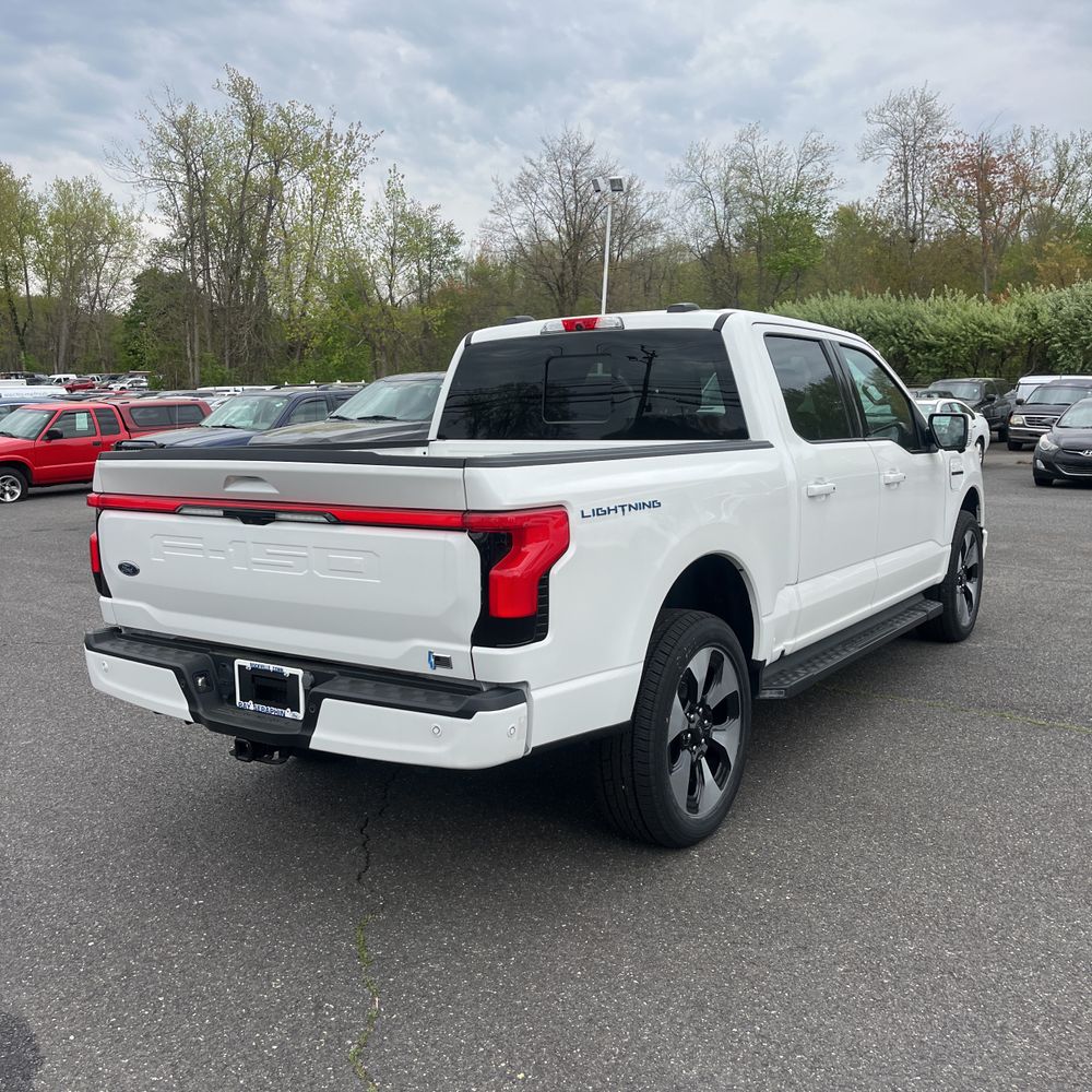 2023 Ford F-150 Lightning Platinum