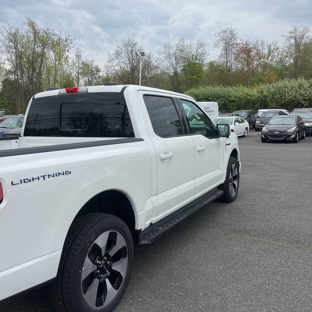 2023 Ford F-150 Lightning Platinum