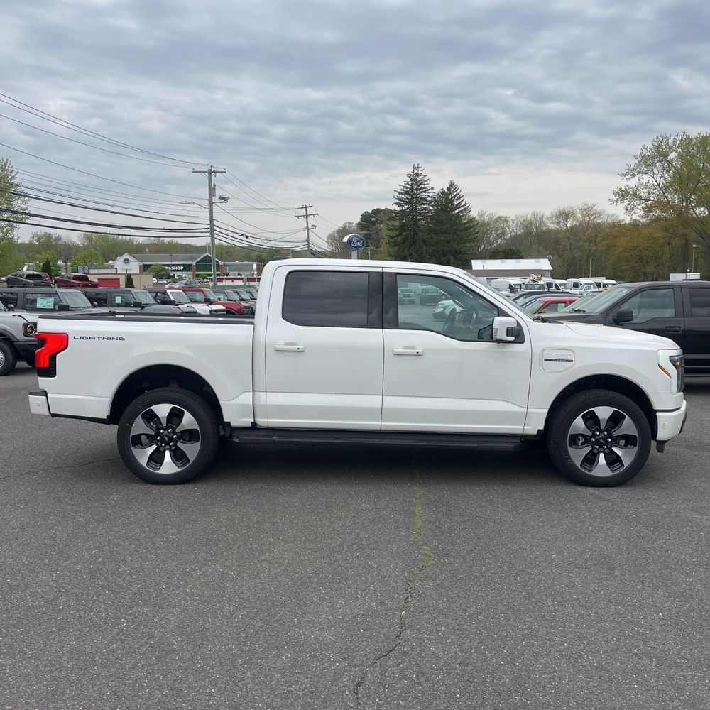 2023 Ford F-150 Lightning Platinum
