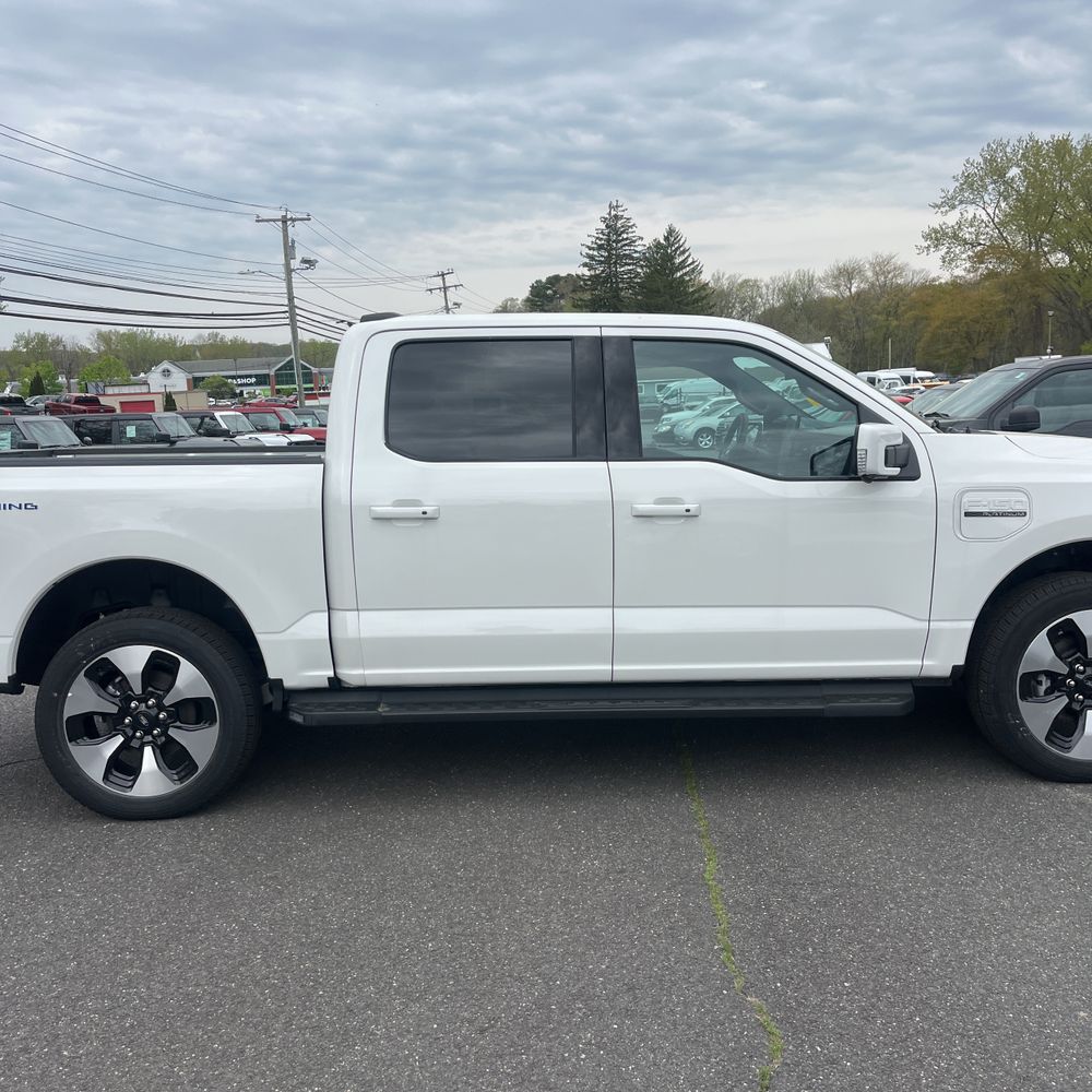 2023 Ford F-150 Lightning Platinum
