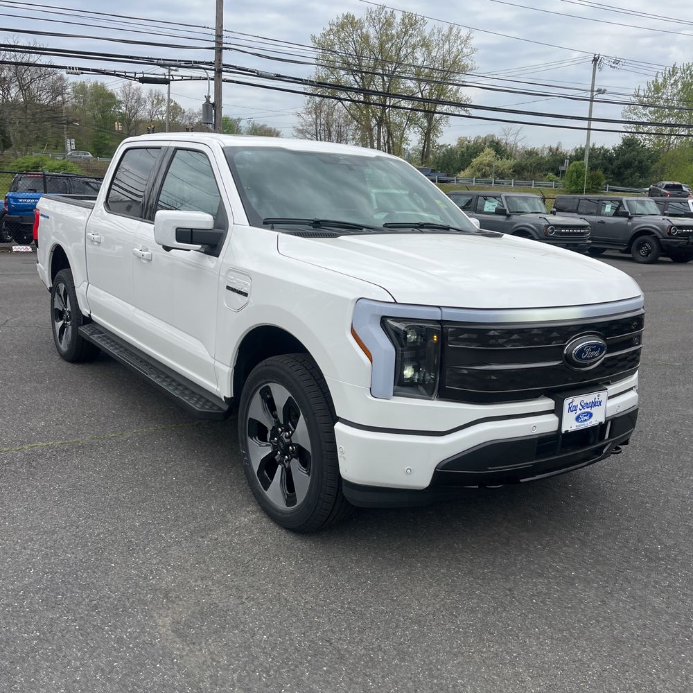 2023 Ford F-150 Lightning Platinum