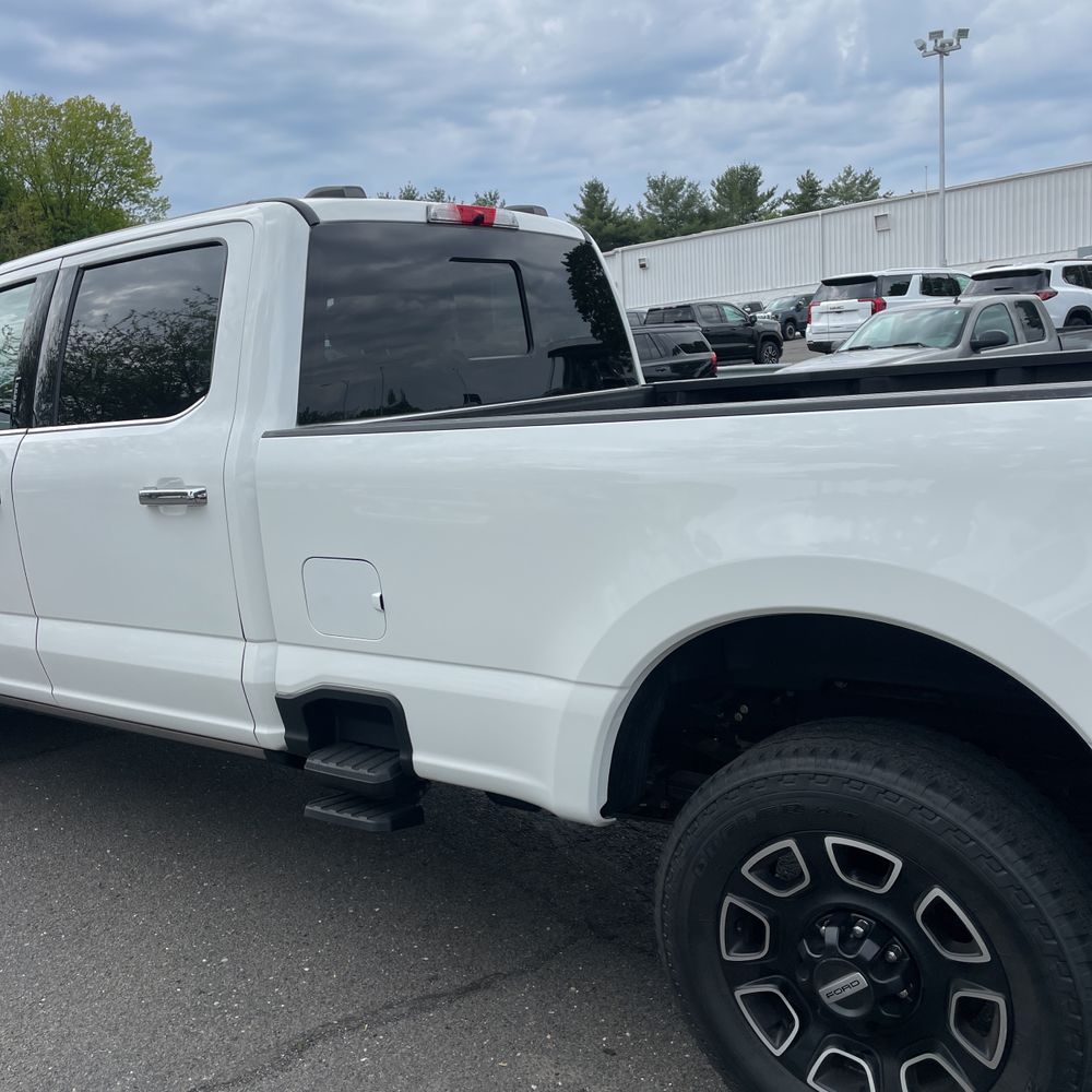 2023 Ford F-350 Super Duty Platinum
