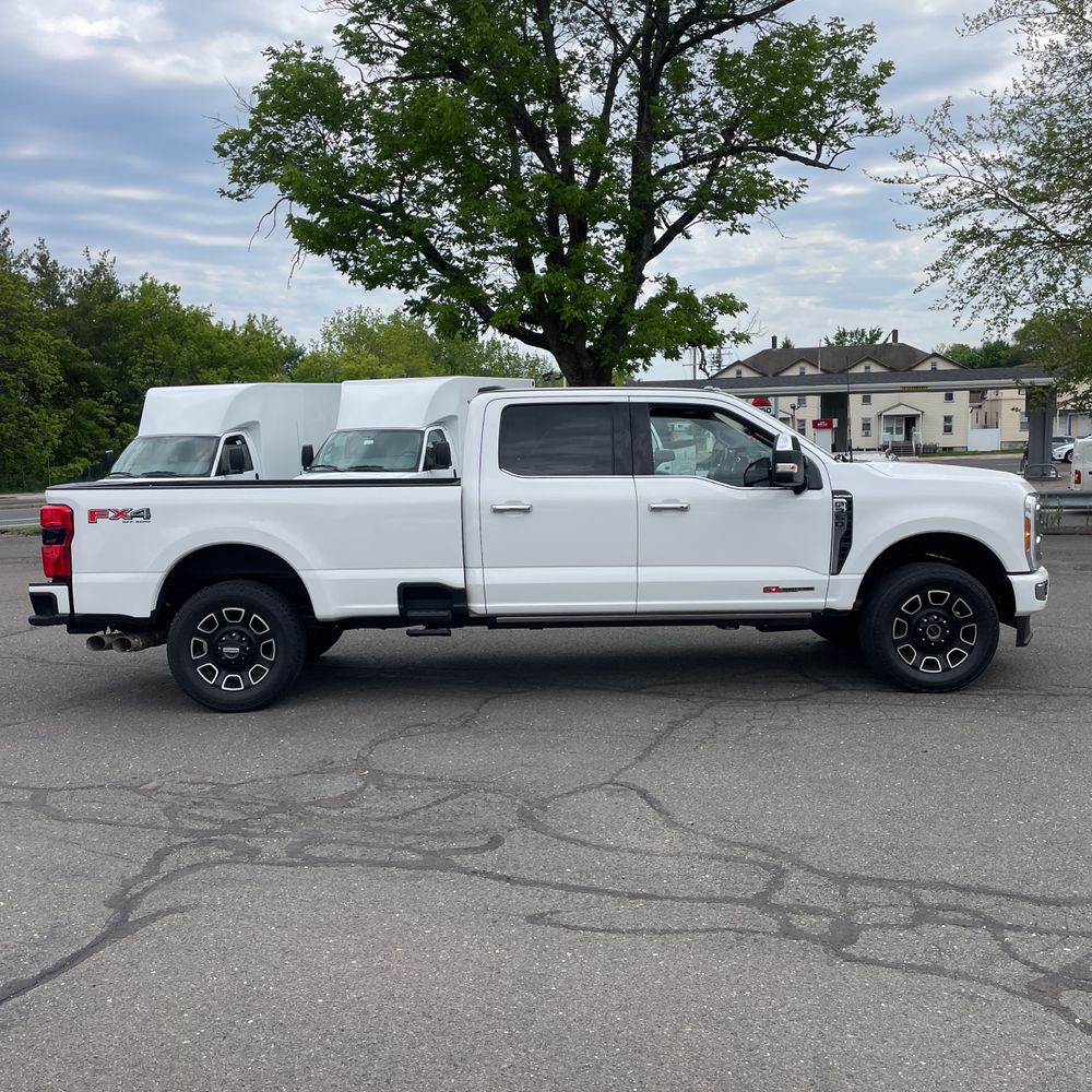 2023 Ford F-350 Super Duty Platinum