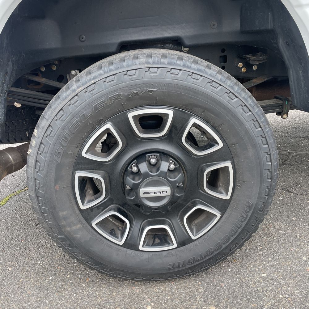 2023 Ford F-350 Super Duty Platinum