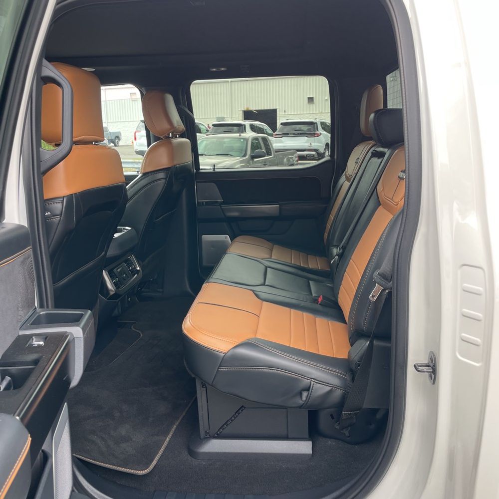 2023 Ford F-350 Super Duty Platinum