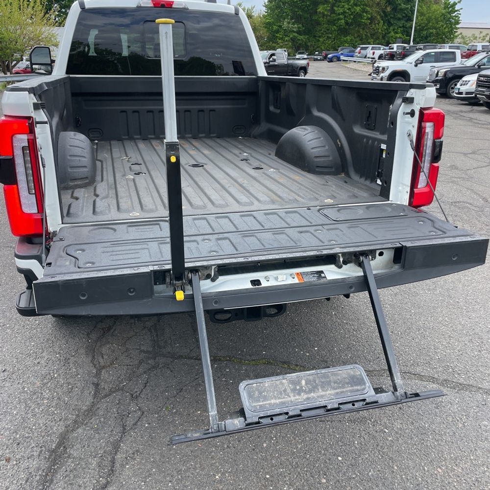 2023 Ford F-350 Super Duty Platinum