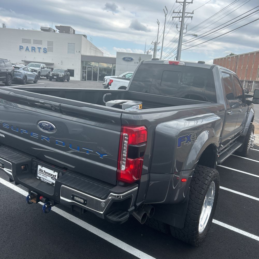 2024 Ford F-450 Super Duty Lariat