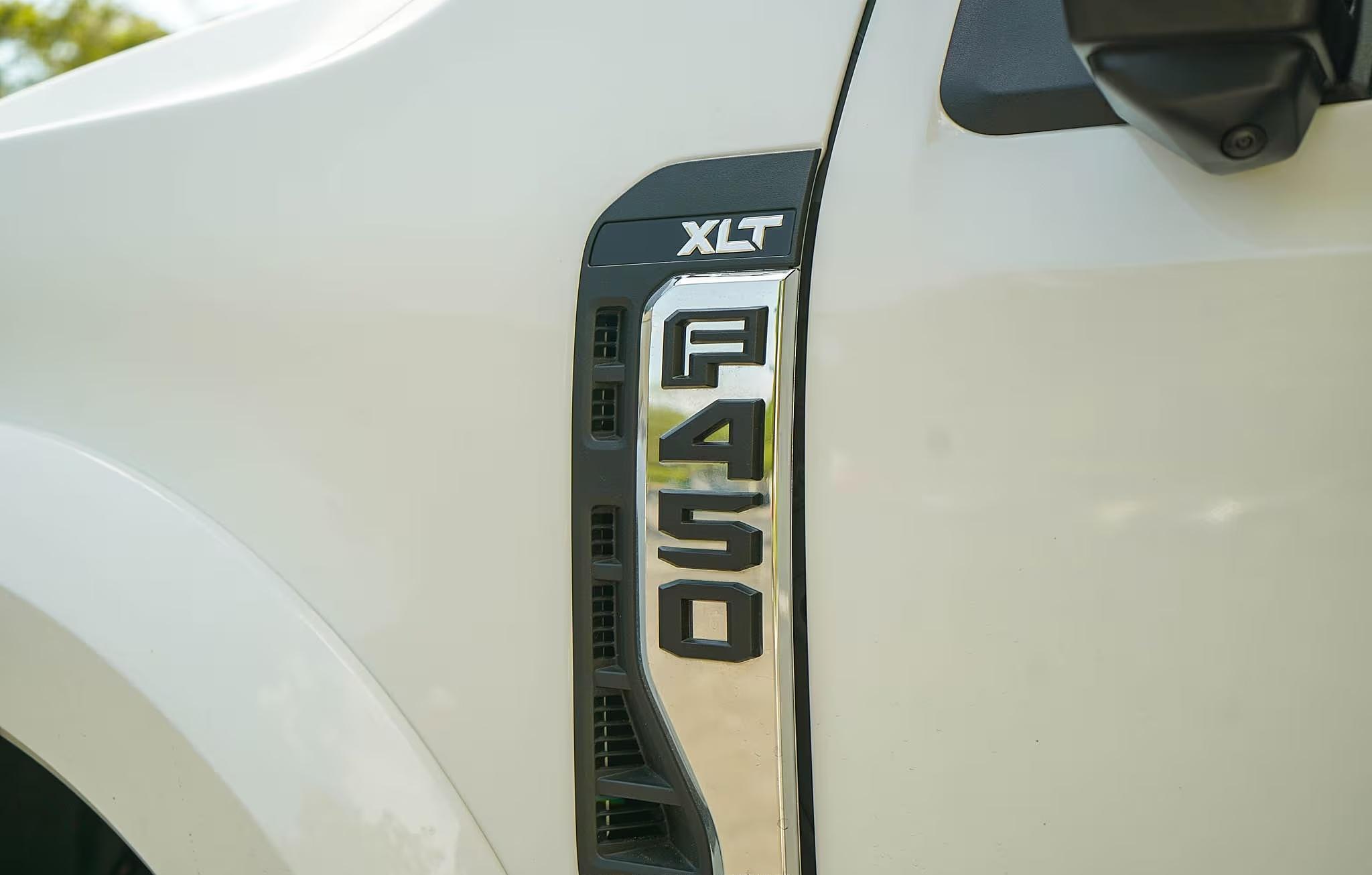 2024 Ford F-450 Super Duty XLT