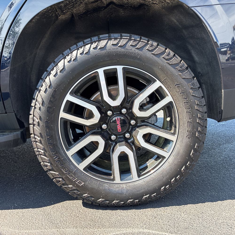 2024 GMC Yukon AT4