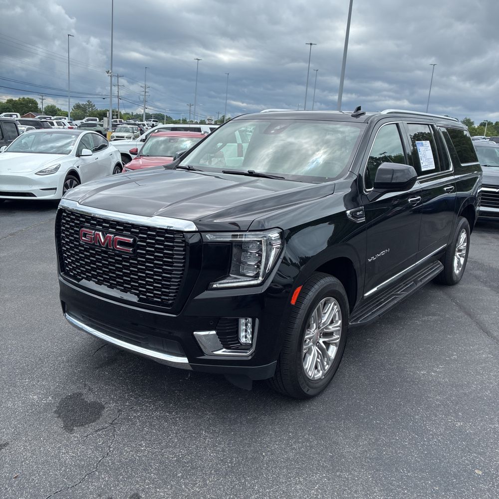 2023 GMC Yukon XL SLT