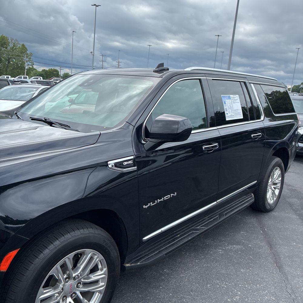 2023 GMC Yukon XL SLT