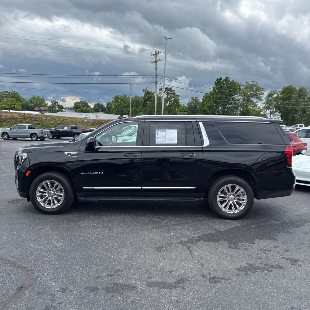 2023 GMC Yukon XL SLT