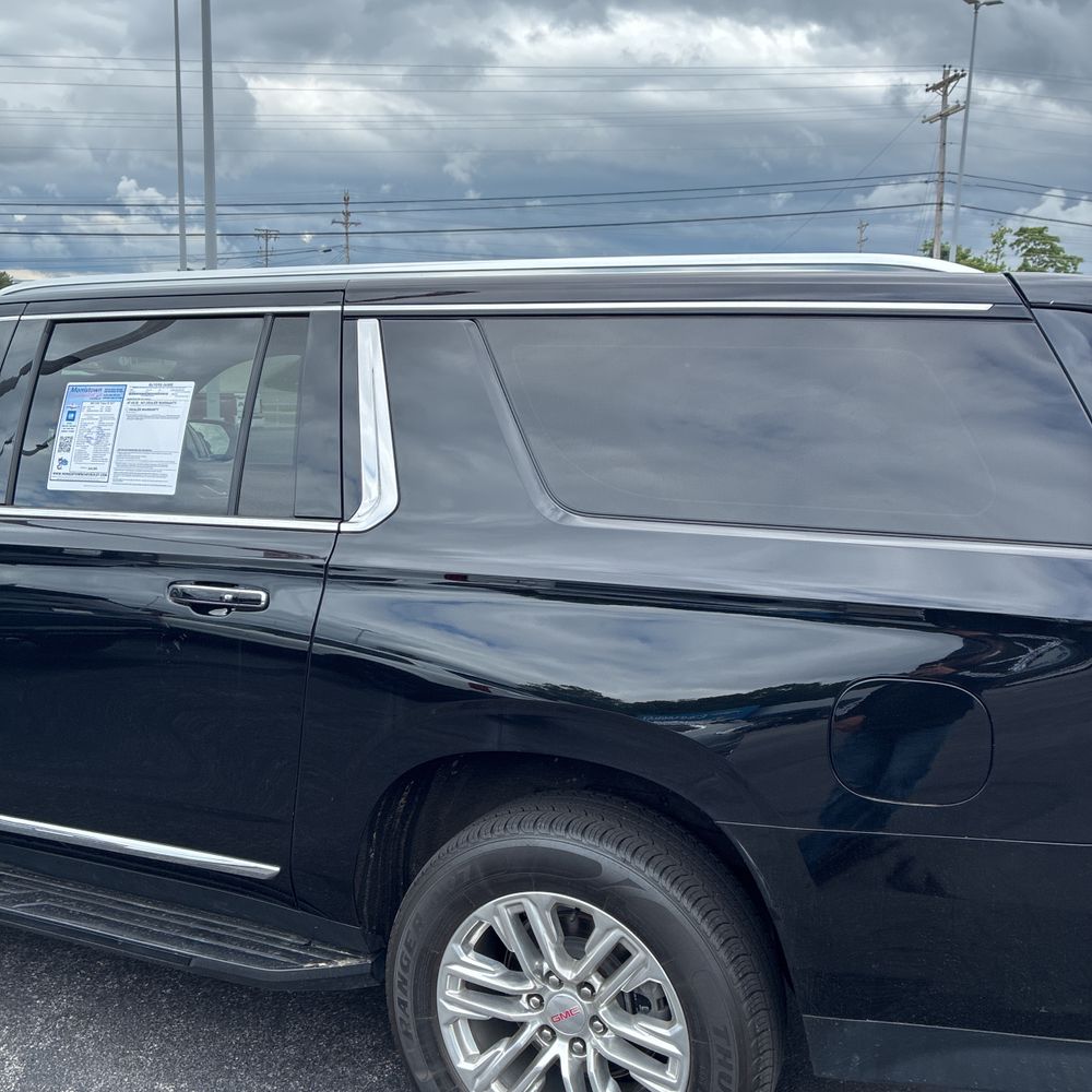 2023 GMC Yukon XL SLT