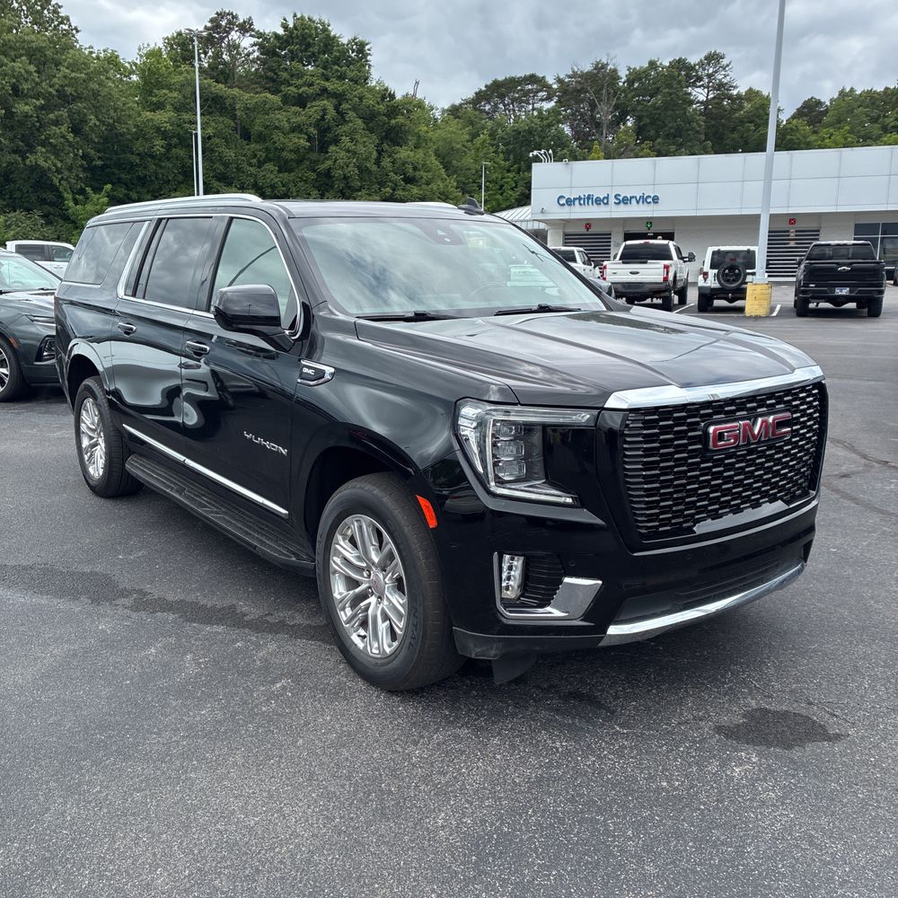 2023 GMC Yukon XL SLT