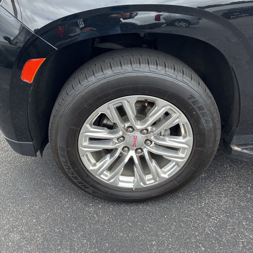 2023 GMC Yukon XL SLT