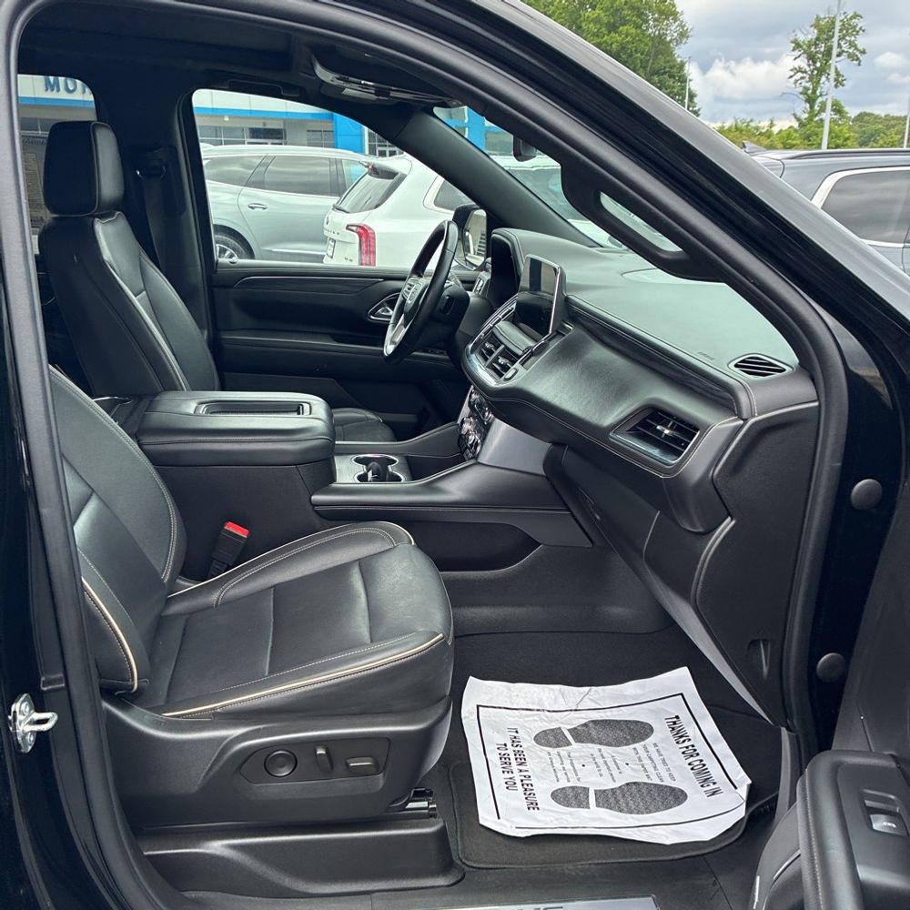 2023 GMC Yukon XL SLT