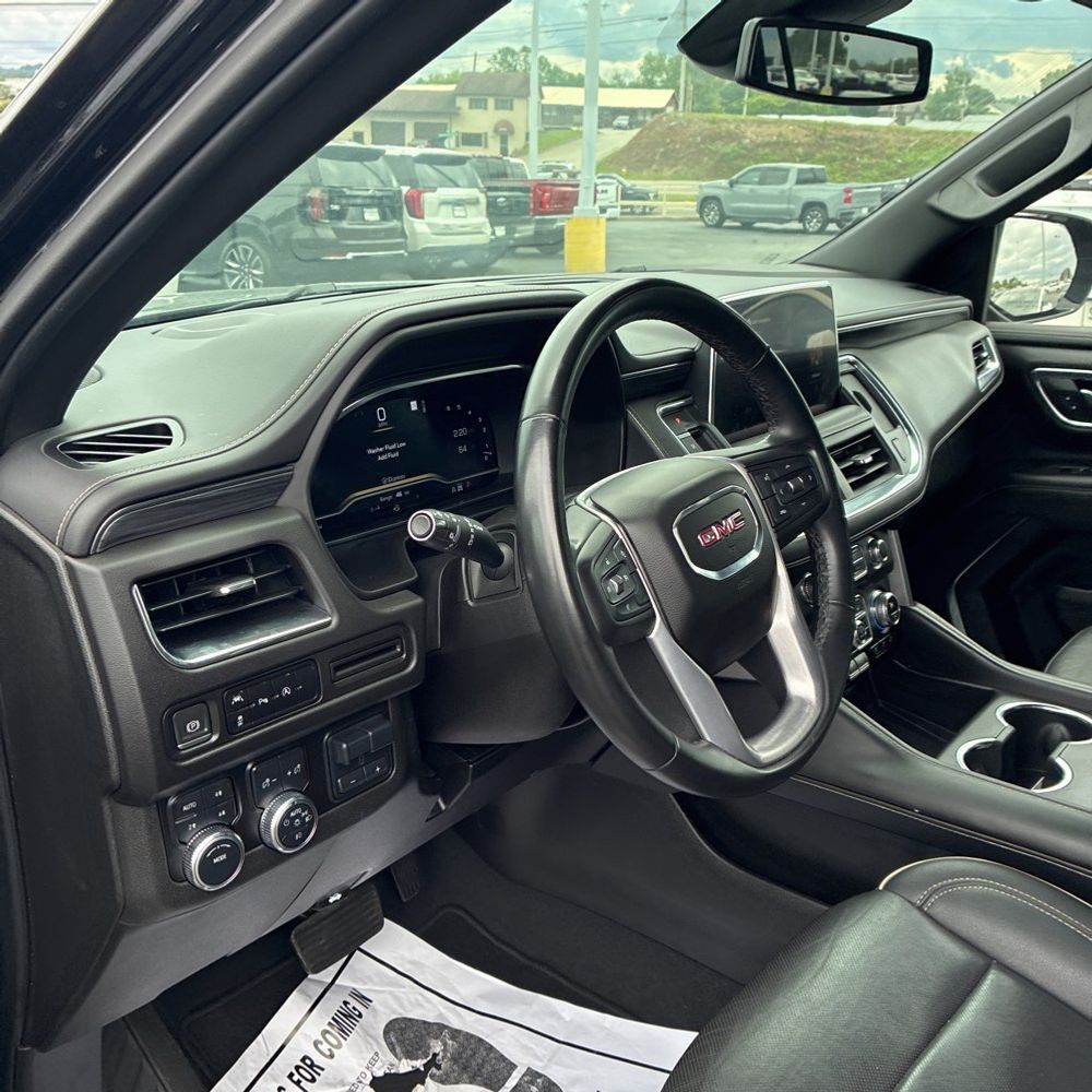 2023 GMC Yukon XL SLT