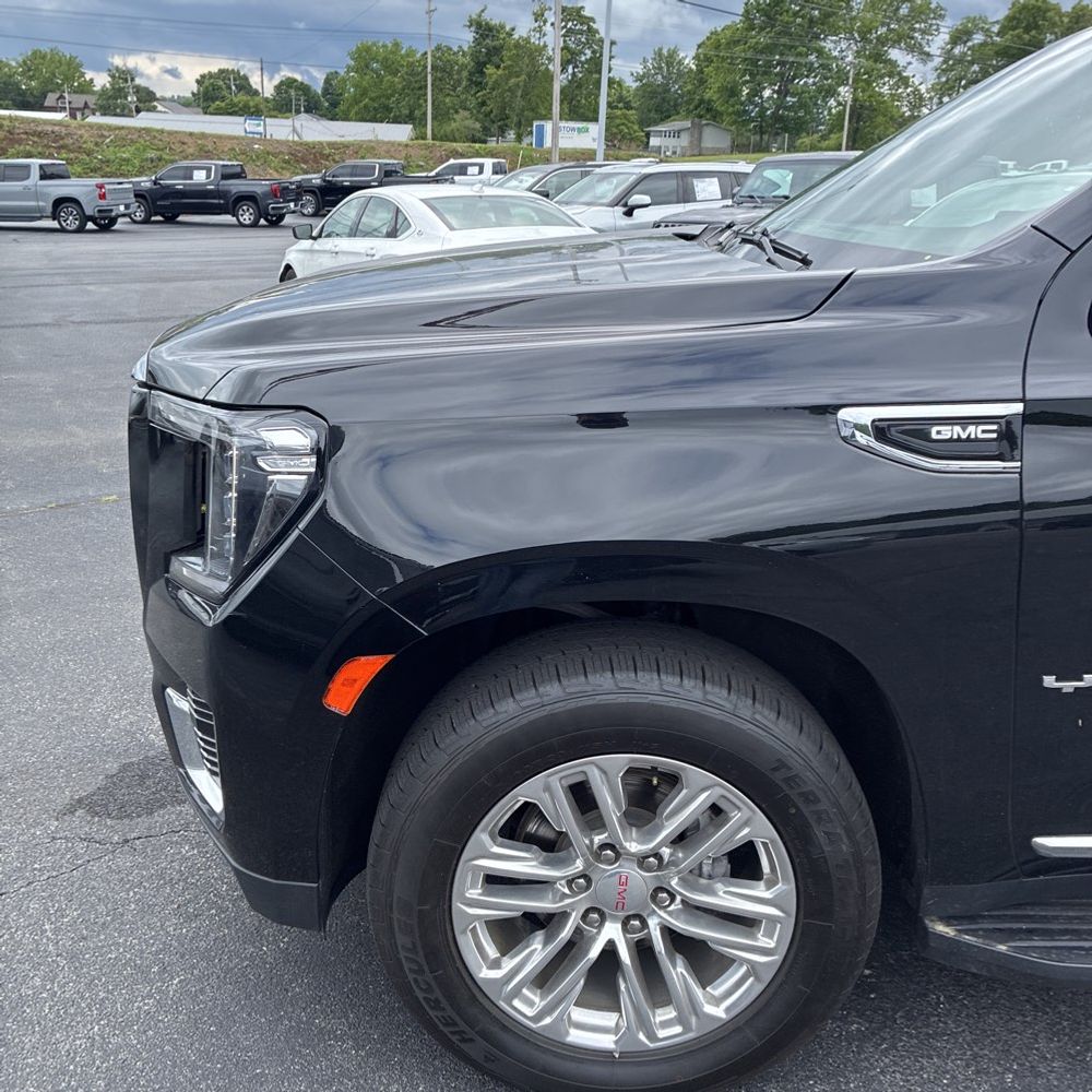 2023 GMC Yukon XL SLT