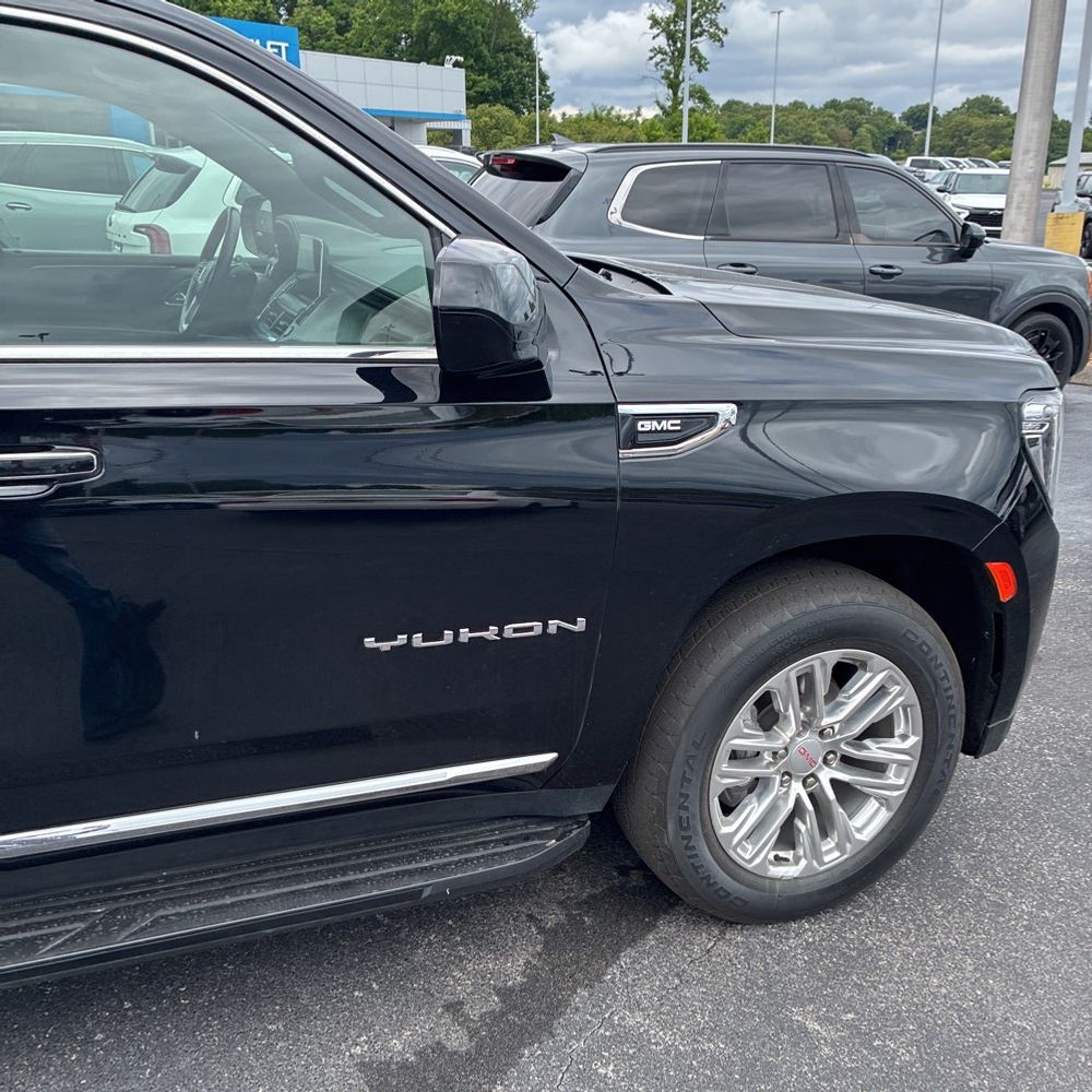 2023 GMC Yukon XL SLT